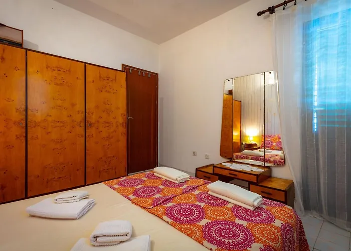 Barbara Mit Blick Auf Wasser By Interhome Nyaraló Trogir