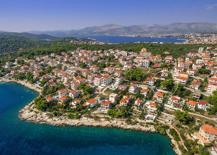 Barbara Mit Blick Auf Wasser By Interhome